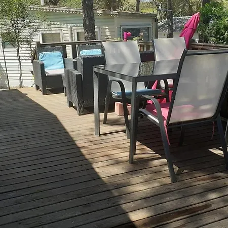 Mobil Domaine De La Pinede Camping *